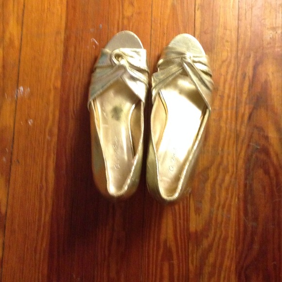 Gold tiny wedges