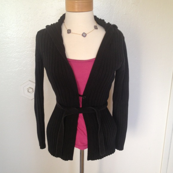 Sweaters - ❌SOLD❌Hooded Sweater