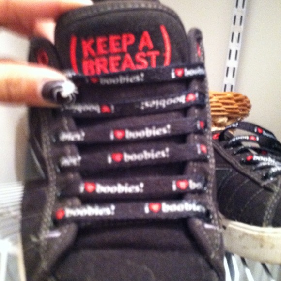 Keep a breast sneakers