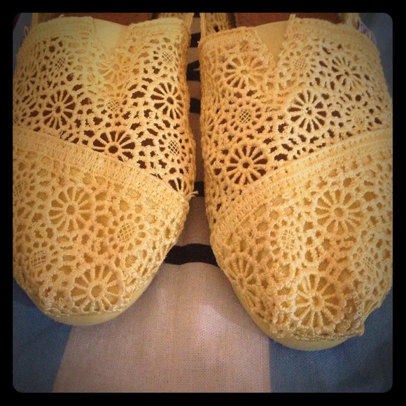 ‼️SOLD‼️Yellow crochet toms🌟🌟