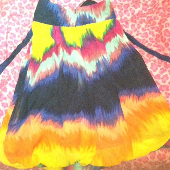 💰✂️✨ Lovely rainbow strapless formal dress - Picture 2 of 3