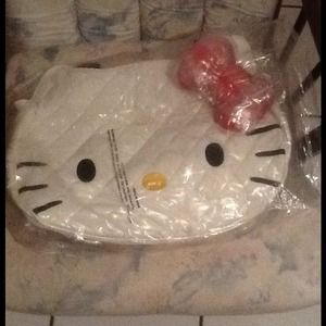 Hello kitty quilted face handbag.