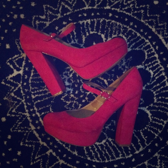 💕Hot pink suede pumps💕