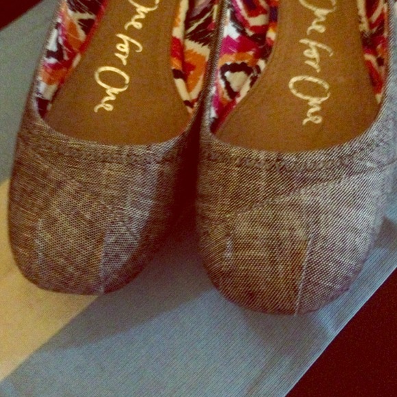 🌸Toms Natalia Charcoal Linen Ballet flats🌸