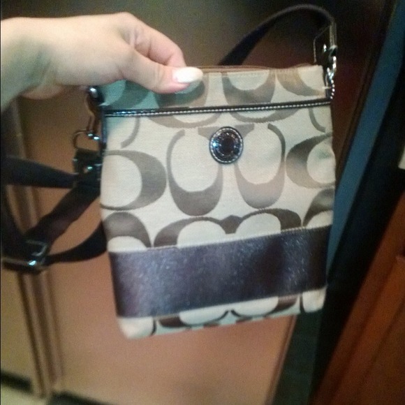Authentic coach cross body bag MAKE ME AN OFFER