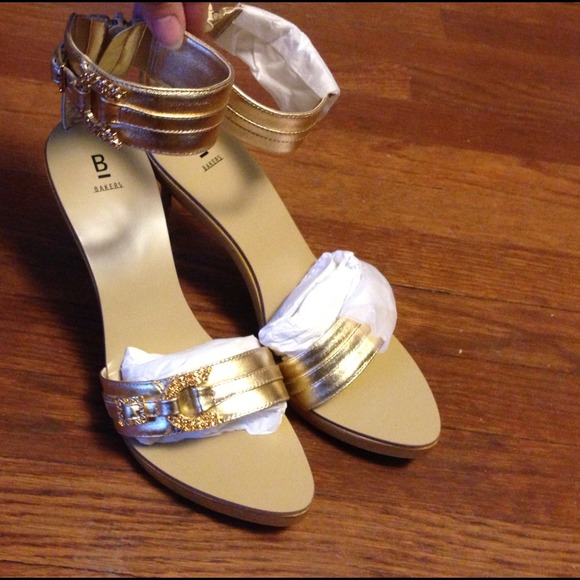 Bakers Shoes Bakers Gold Heels Poshmark