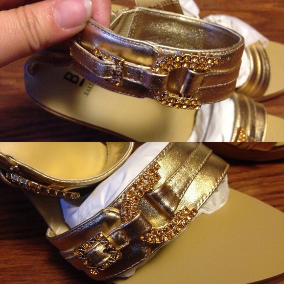 Bakers Shoes Bakers Gold Heels Poshmark