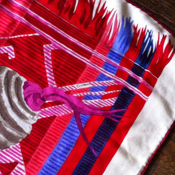 Hermes authentic cashmere scarf/shawl - Picture 4 of 4