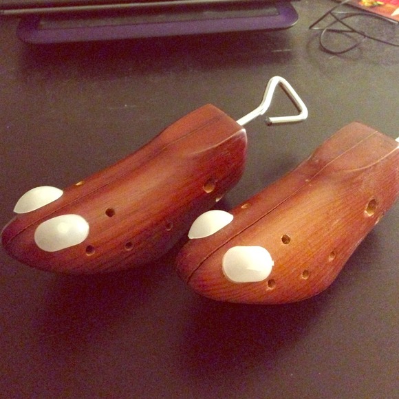 Female Shoe/heel stretcher