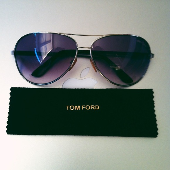 Tom Ford Accessories - SALE! Tom Ford aviator sunglasses!