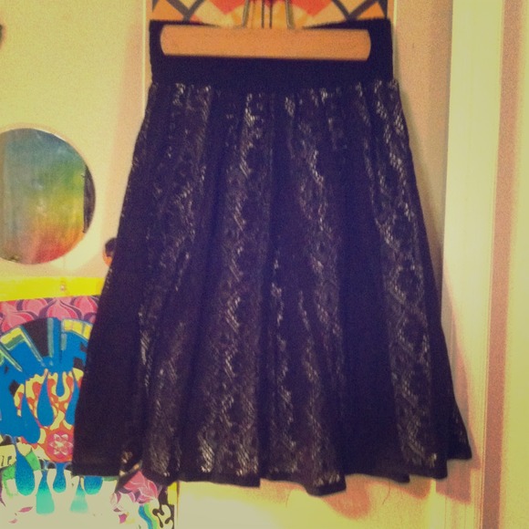 Lace highwaisted skirt