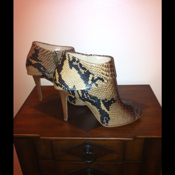 Rachel Roy snake skin bootie - Picture 1 of 2