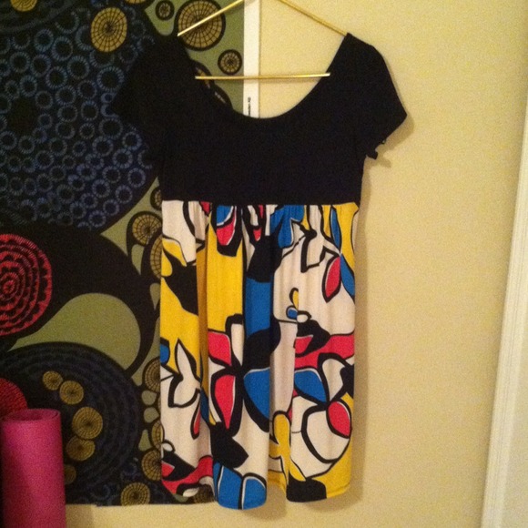 Cute abstract baby doll dress