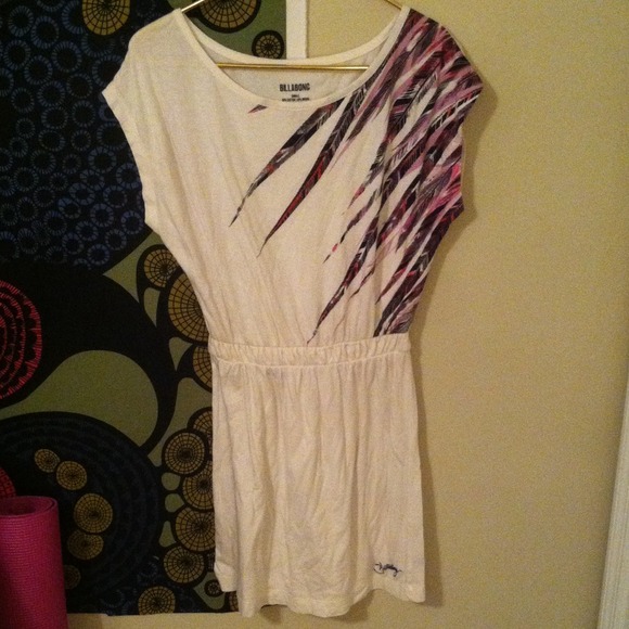 Baggy feather billabong dress