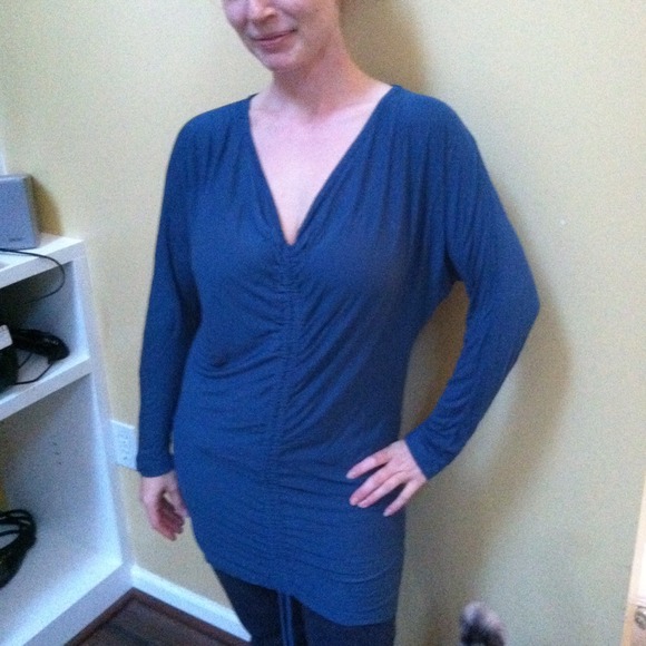 Blue top - Picture 2 of 3