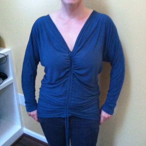 Blue top - Picture 3 of 3