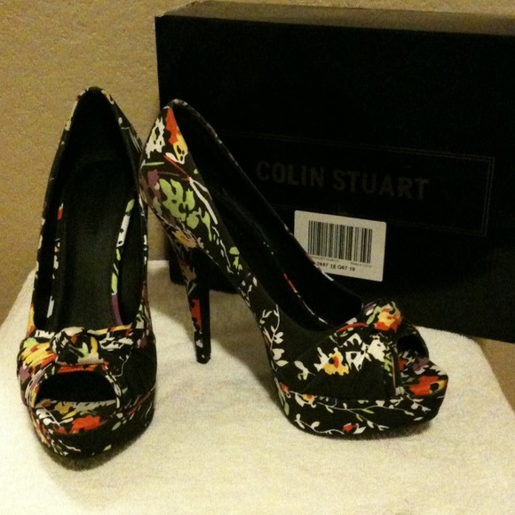 Floral & black peep toe pumps