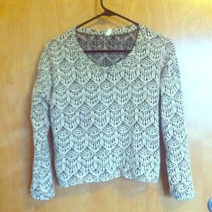 ✨PARTIAL TRADE✨ Cream and black lace crop top 🌾