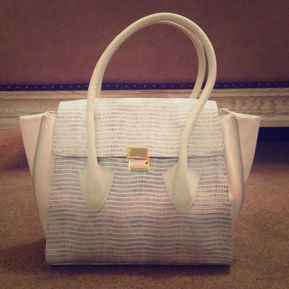 SOLD! Pour la Victoire bag NWT! 🎉Host pick! 🎉