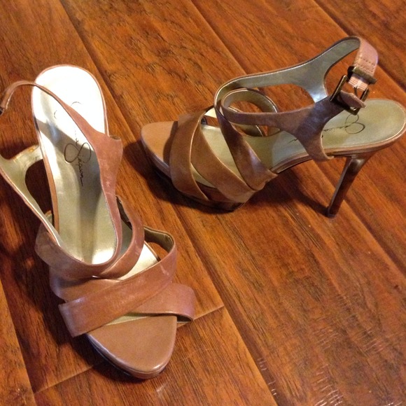 SOLD!! Jessica Simpson scrappy tan sandal