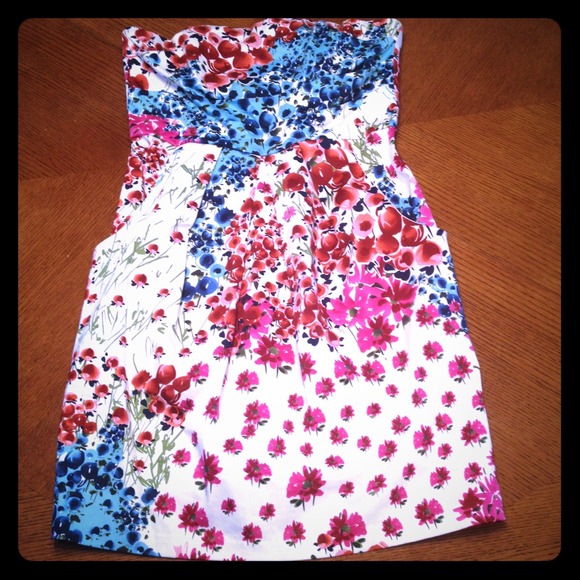 Floral strapless cocktail dress