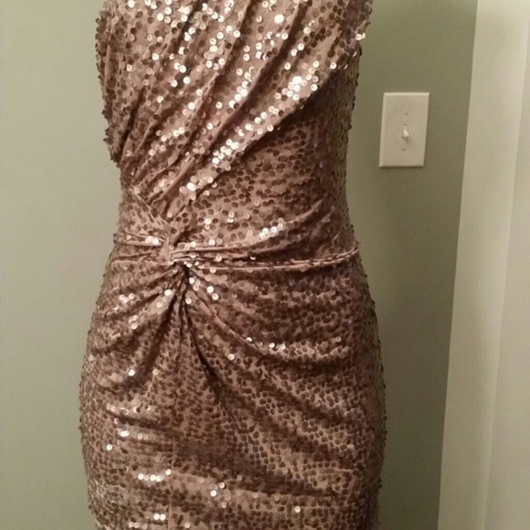 One shoulder dress - Picture 2 of 3