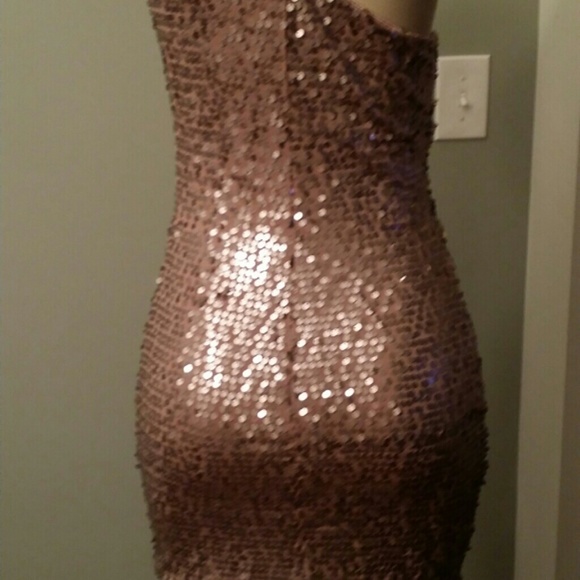 One shoulder dress - Picture 3 of 3