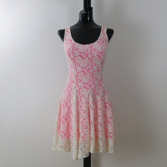 💐💛S O L D💛💐Lace Dress in Cream and Pink - NEW