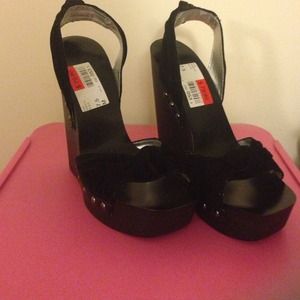 NEW IN BOX!!! BEBE Amadeus (Black) Wedges