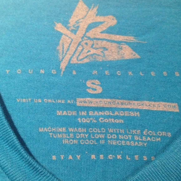 young & reckless tee! 💙 - Picture 3 of 3
