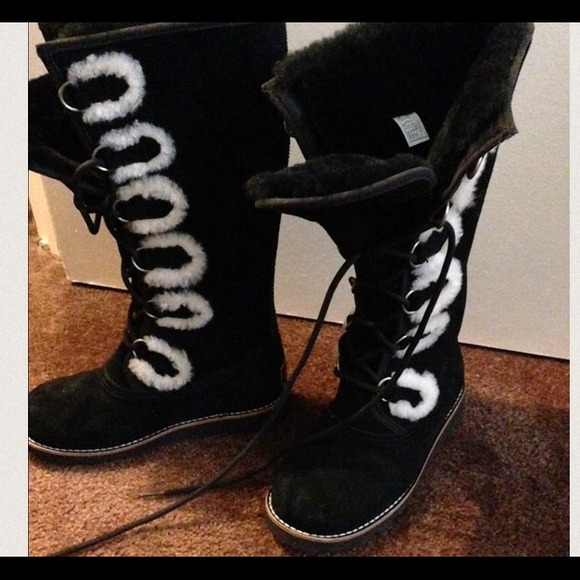 Authentic UGG boots - Picture 2 of 4