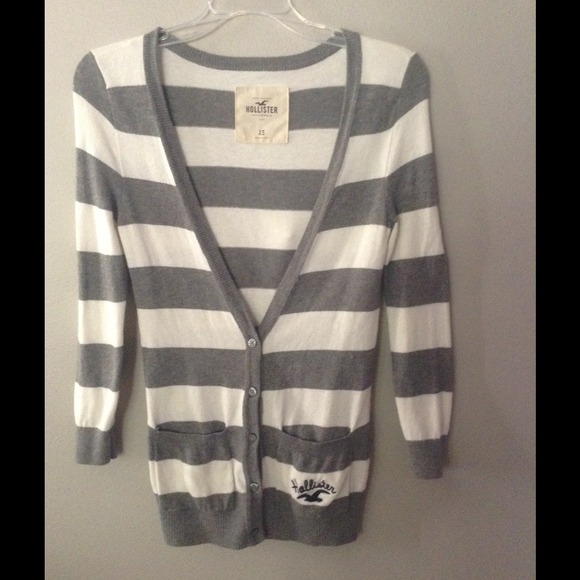 🆕GRAY STRIPED HOLLISTER CARDIGAN 💕