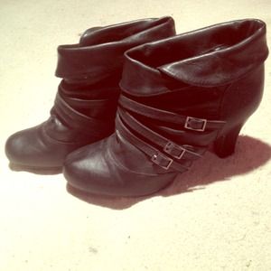 adorable black booties!