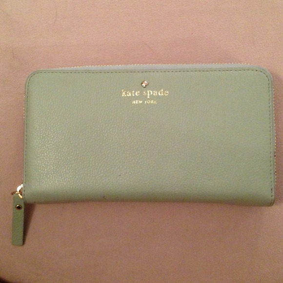 RESERVED Kate Spade Mint Carryall Wallet