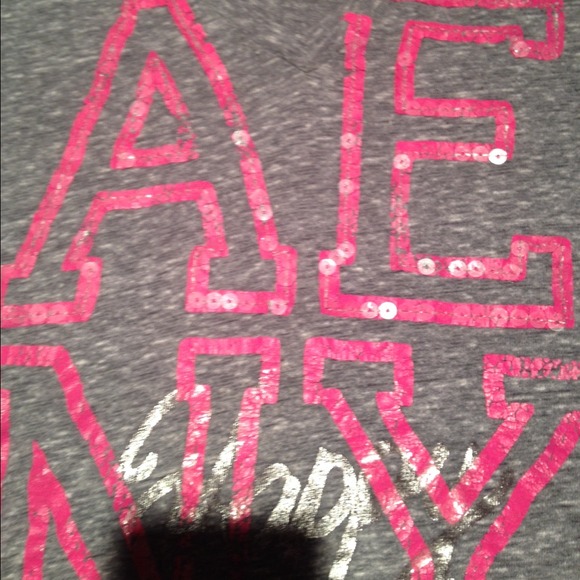 American eagle v neck💗 - Picture 2 of 3