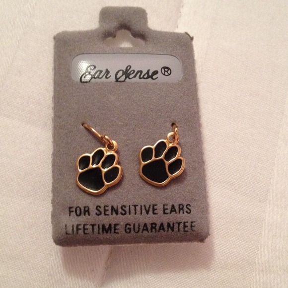 Never worn paw print earrings