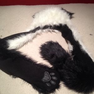 fuzzy panda hat with paws!