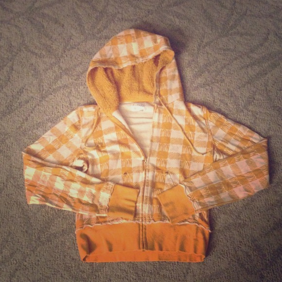 ⏳Mustard and White Hoodie