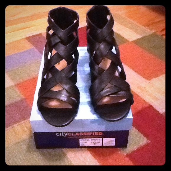 Never worn CityClassic Gladiator Sandals sz 11