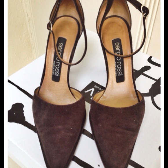 SOLD AT OUTSIDE SALE BROWN SUEDE STUNNERS