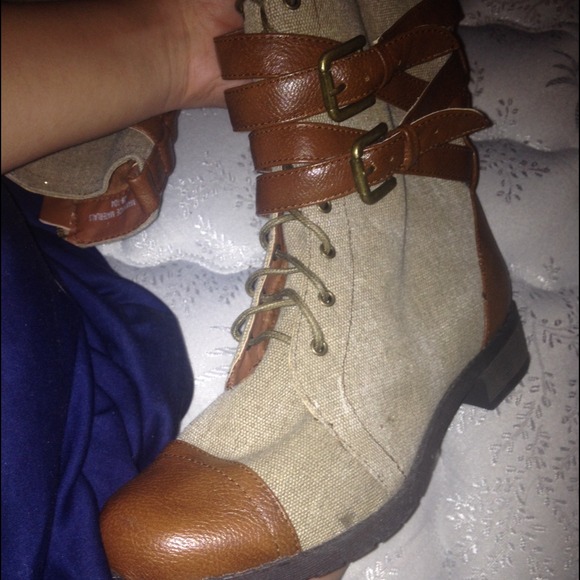 Boots - Picture 3 of 3