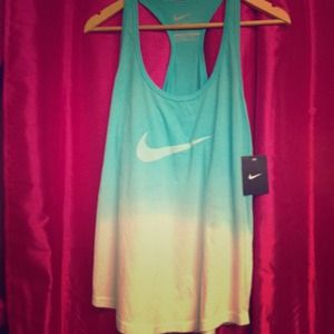 ❌❌❌sold❌❌❌NWT!!! Ombré Nike tank