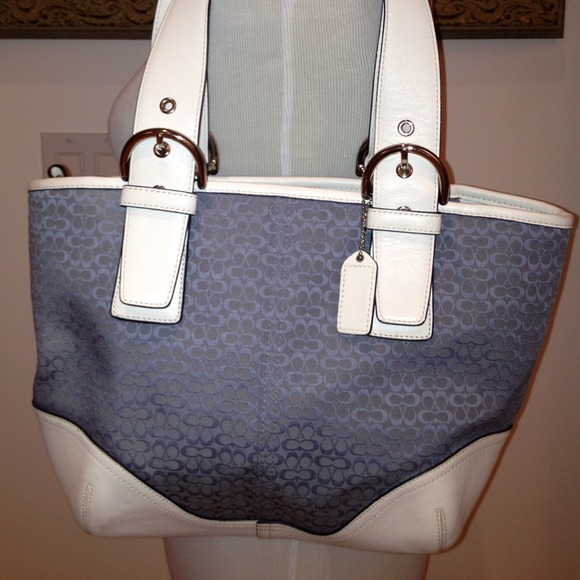 Coach Handbags - 💜@mistylee543💜 Coach tote handbag