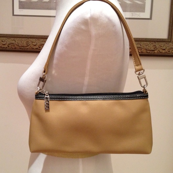 💖🌟REDUCED🌟💖Max New York Tan clutch - Picture 1 of 3