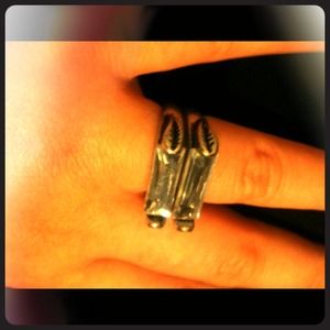 Pointed leaf bling rings