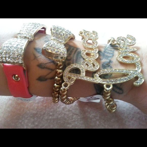 ⛔️SOLD⛔️💖arm candy set💖 - Picture 2 of 2