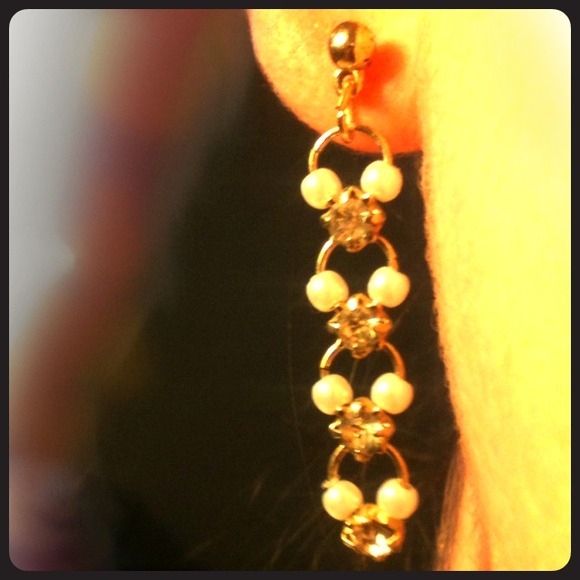 Vintage inspired dangly jewel earrings