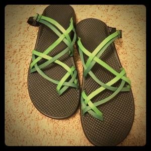 Double strap green Chaco size Women's 10