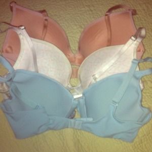 ❌Sold❌Victoria Secret Bundle of 3 Sexy Bras 34C