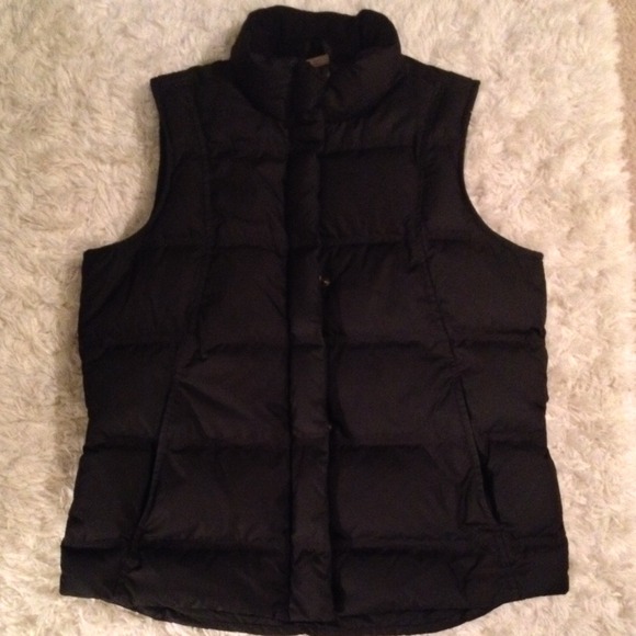 Black puffer vest